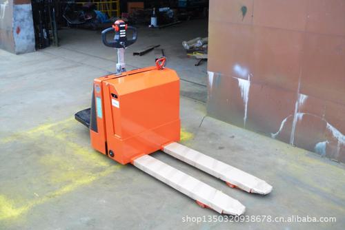 物料搬运车与装备制造 驱动现代物流与工业4.0的核心力量